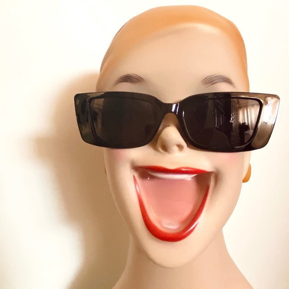 Babe with the power Jet Black sunglasses Retro WOW - Picture 1 of 5